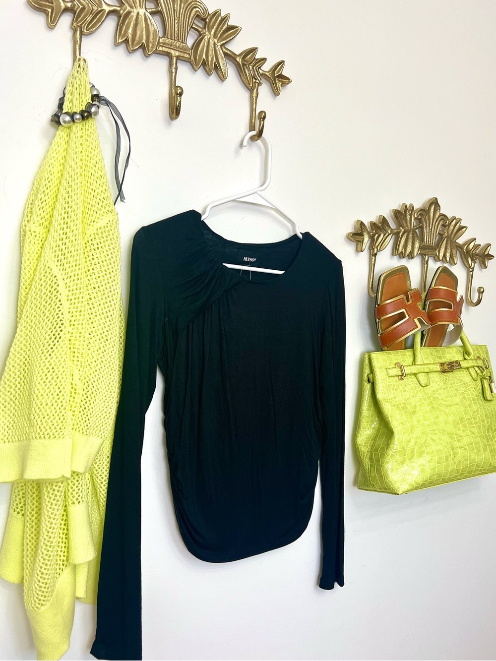 Hudson’s long  black sleeve top M